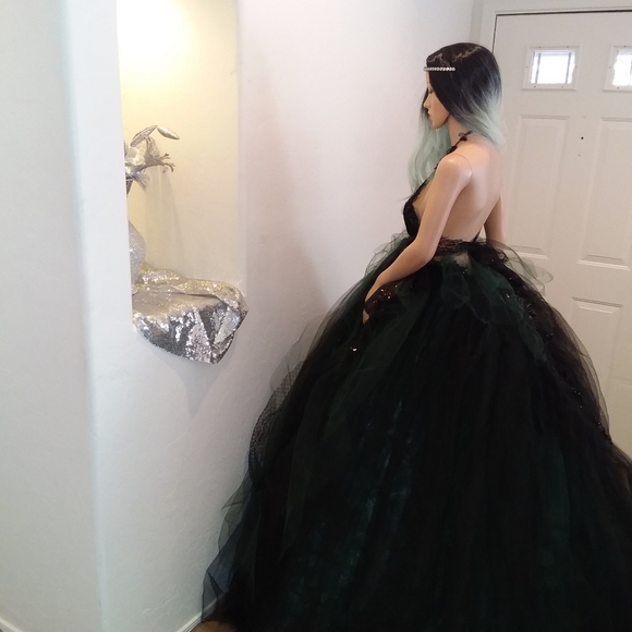 ESPERANZA Goth Black & Green Wedding Ballgown Set - Picture 13 of 14